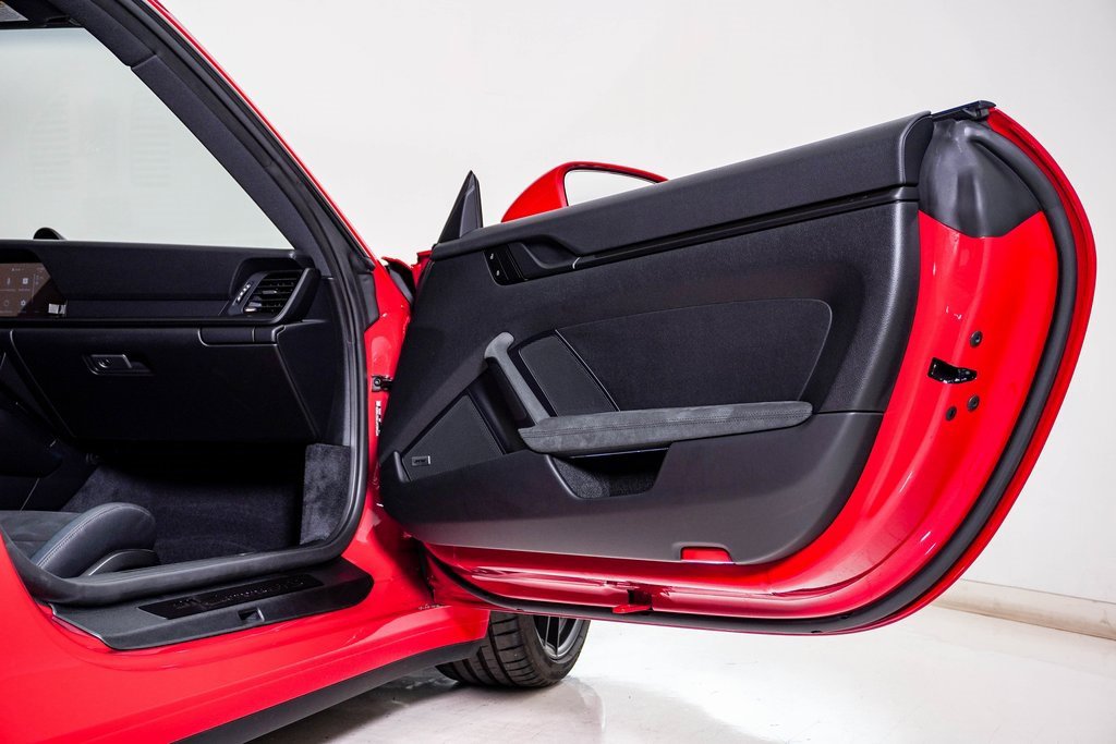 Certified 2024 Porsche 911 Carrera GTS image 17