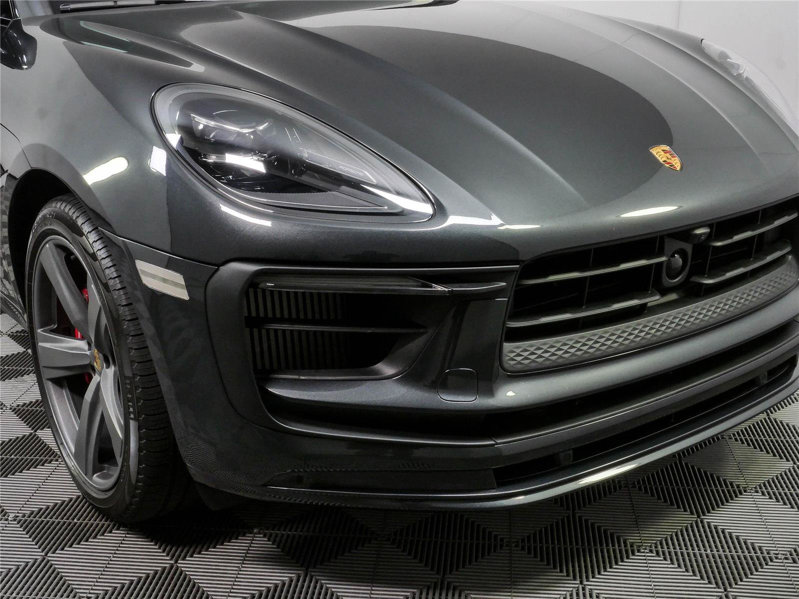 Used 2025 Porsche Macan S AWD/4WD image 39