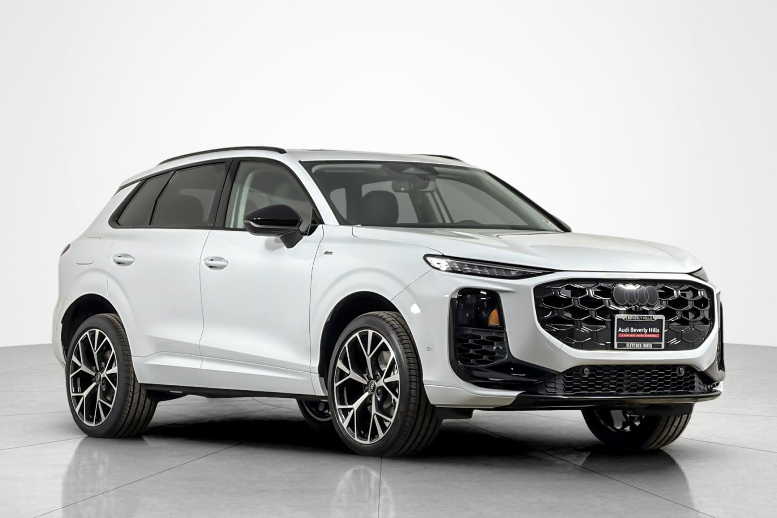 New 2026 Audi Q3 quattro 2.0T AWD/4WD image 2