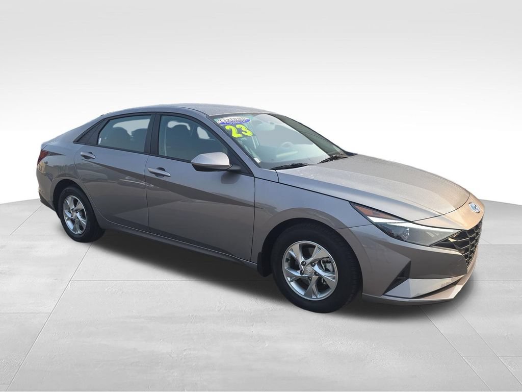 Used 2023 Hyundai Elantra SE FWD image 7