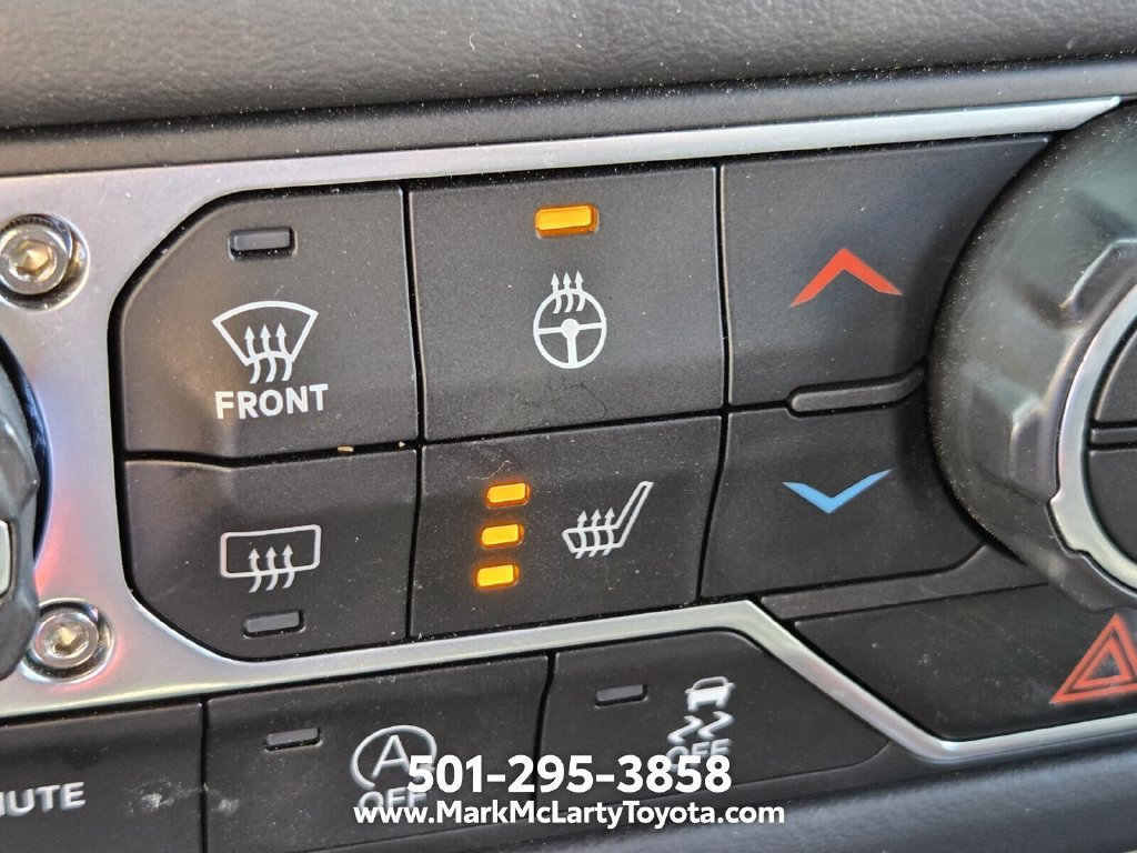 Used 2025 Jeep Wrangler Unlimited Sahara AWD/4WD image 21