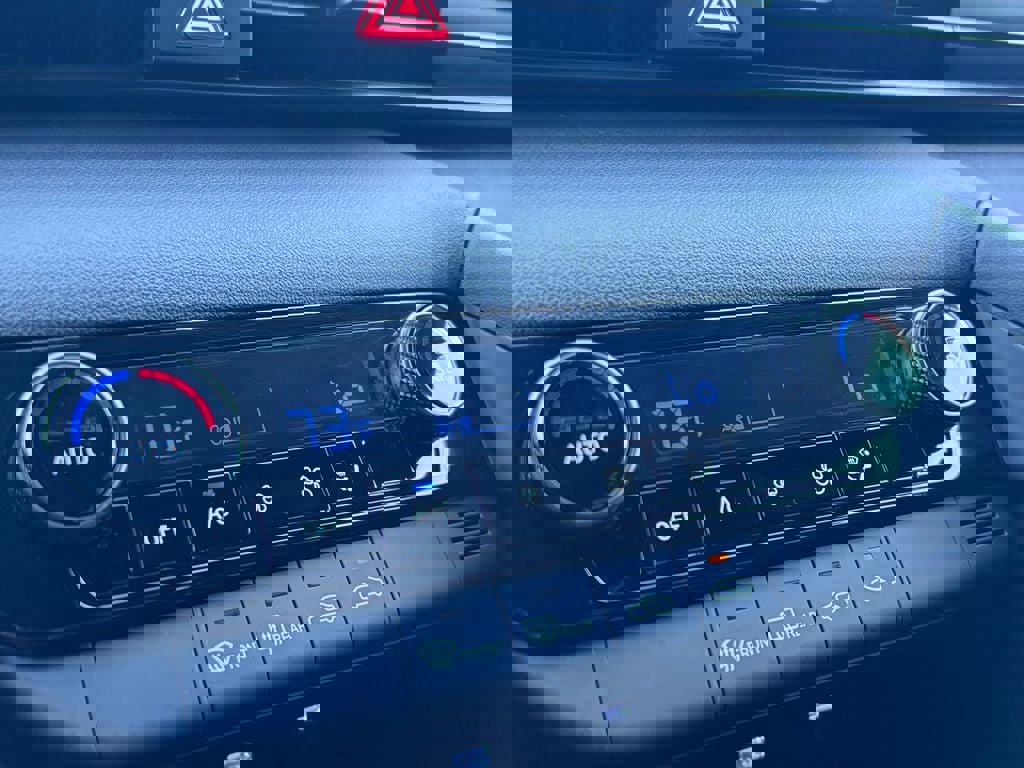 New 2025 Hyundai Elantra Sport image 23