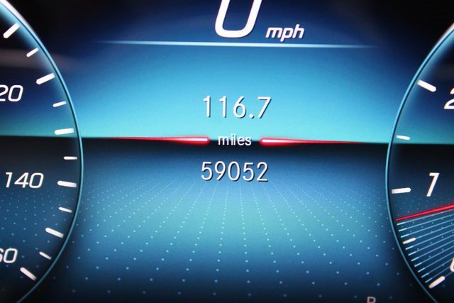 Used 2020 Mercedes-Benz GLB 250 image 8