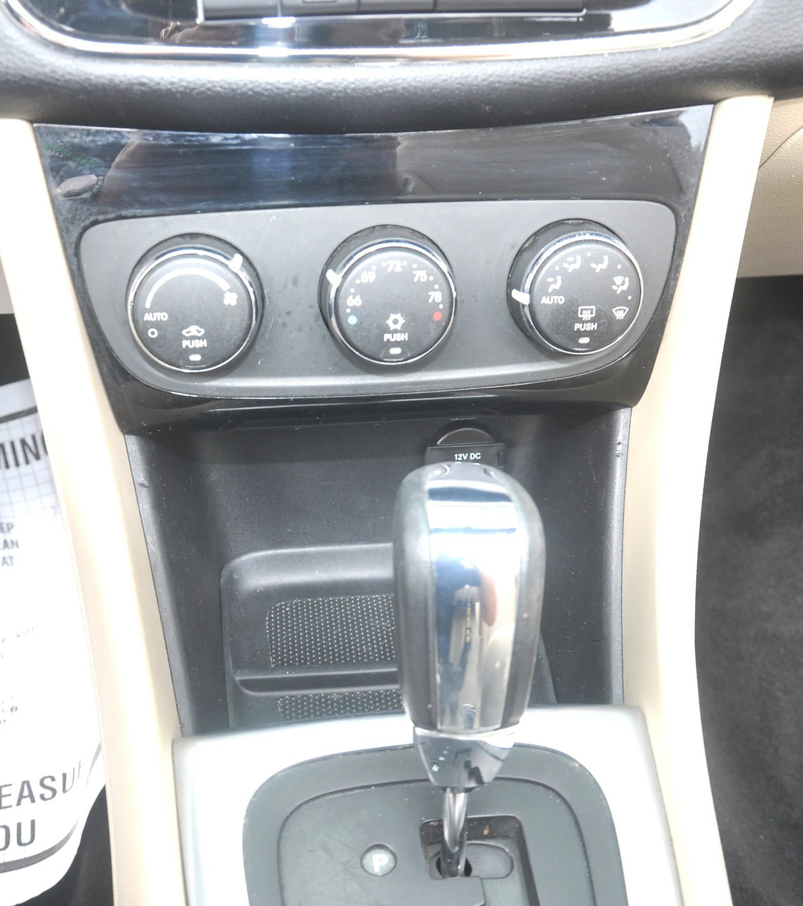 Used 2011 Chrysler 200 Touring FWD image 20