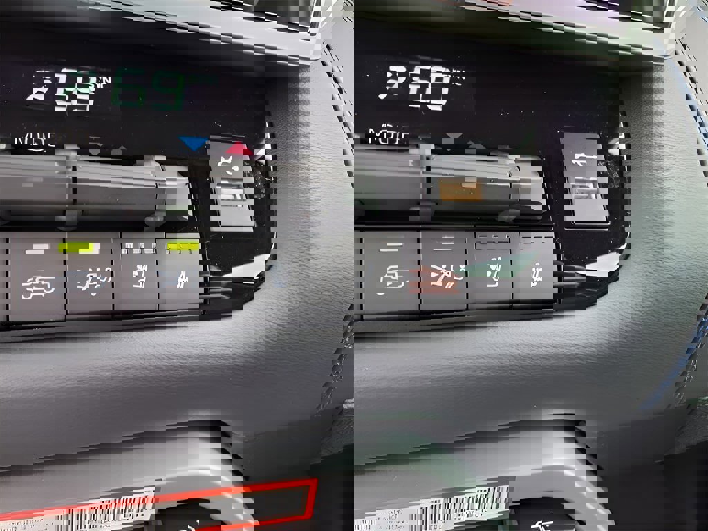 New 2025 Toyota Tundra Platinum AWD/4WD image 15