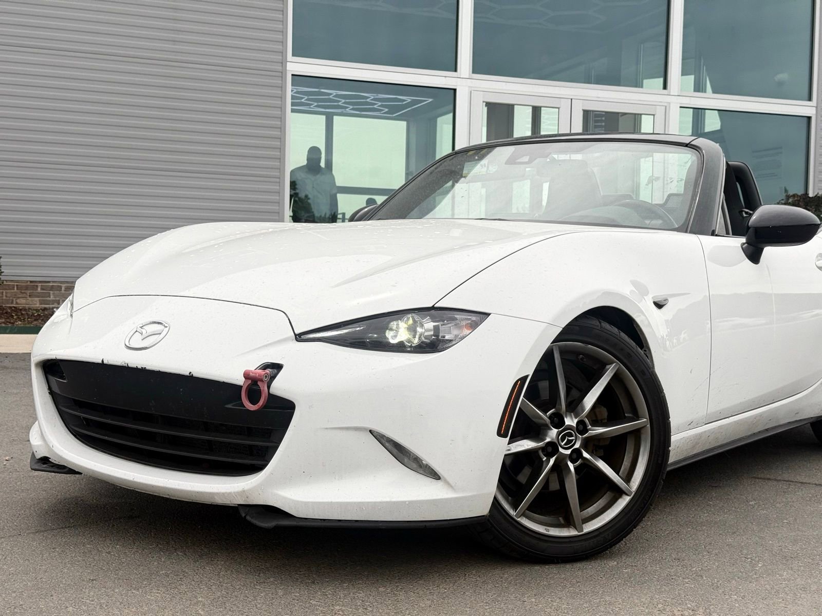 Used 2020 MAZDA MX-5 Miata Sport RWD image 4