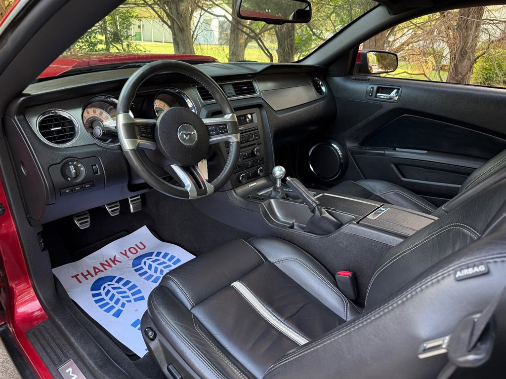 Used 2010 Ford Mustang GT Premium image 38