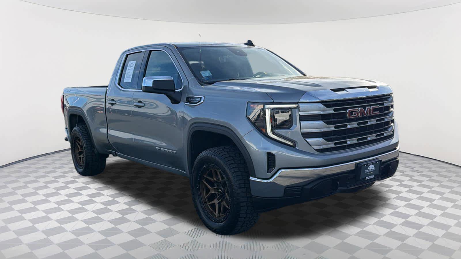 Used 2023 GMC Sierra 1500 SLE w/ Enhanced Capability Package image 3