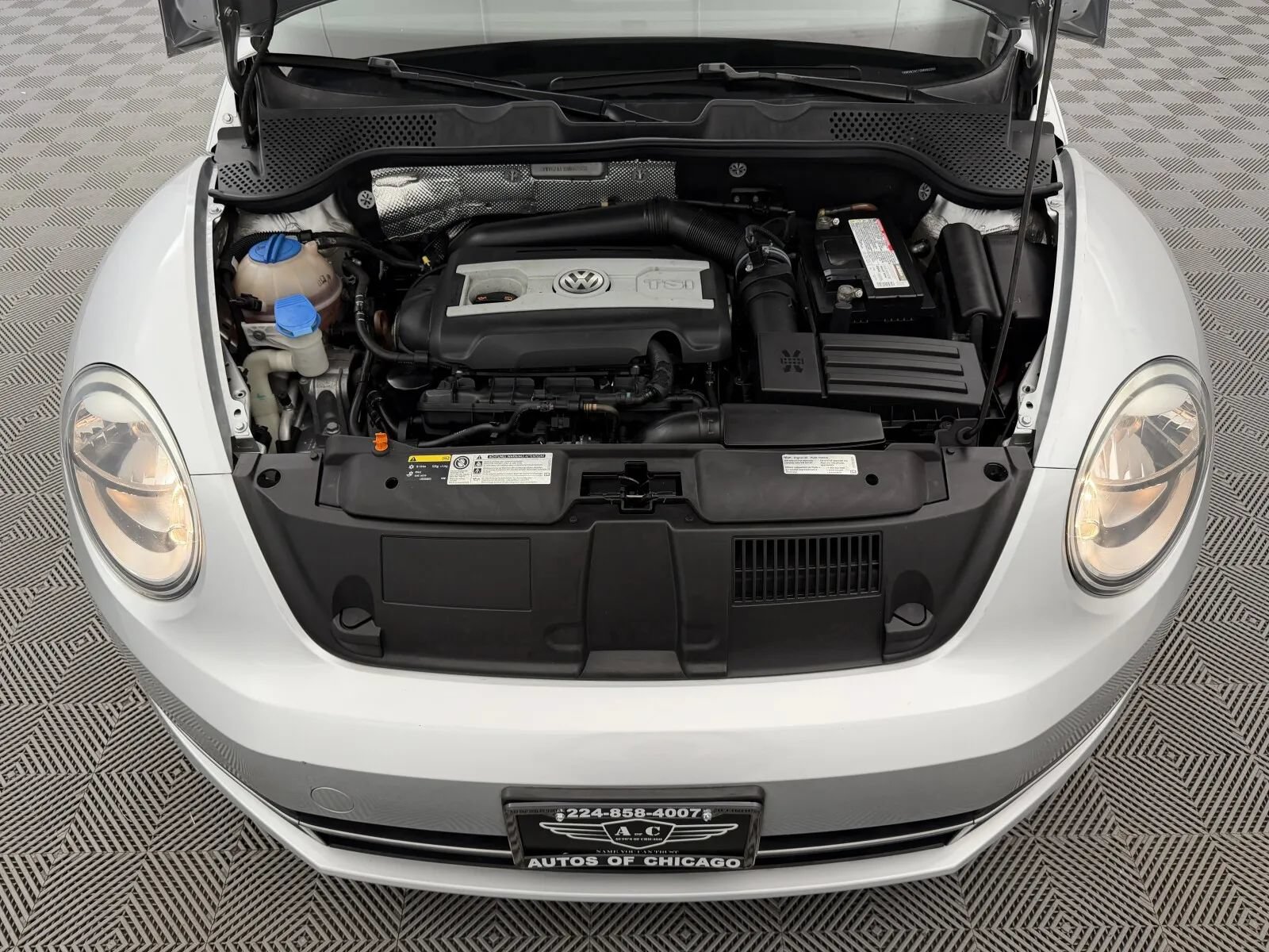 Used 2013 Volkswagen Beetle Turbo FWD image 28