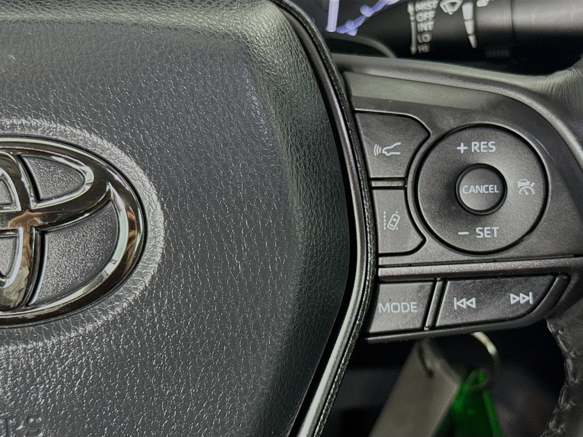 Used 2023 Toyota Camry SE FWD image 14