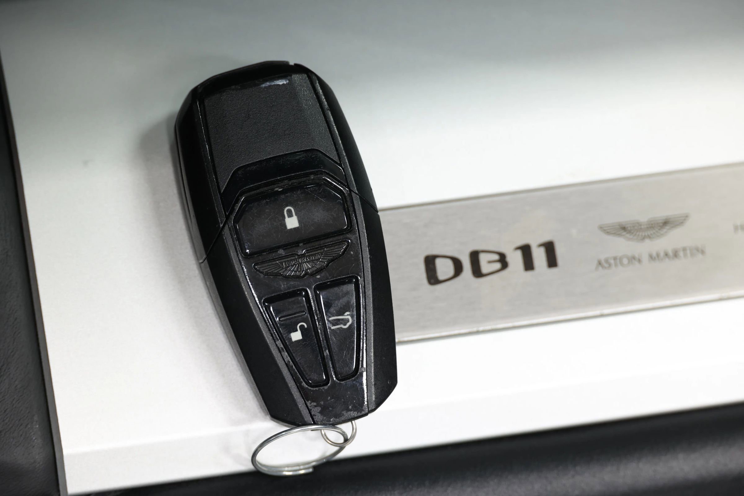 Used 2018 Aston Martin DB11 Coupe image 5