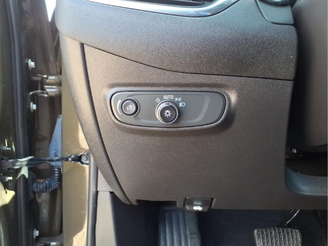 Used 2023 Chevrolet Equinox LT w/ LPO, Floor Liner Package FWD image 14