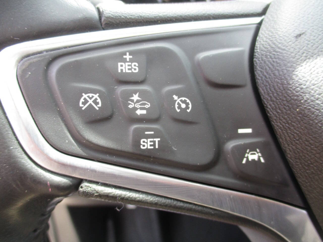 Used 2020 Chevrolet Equinox LT AWD/4WD image 26