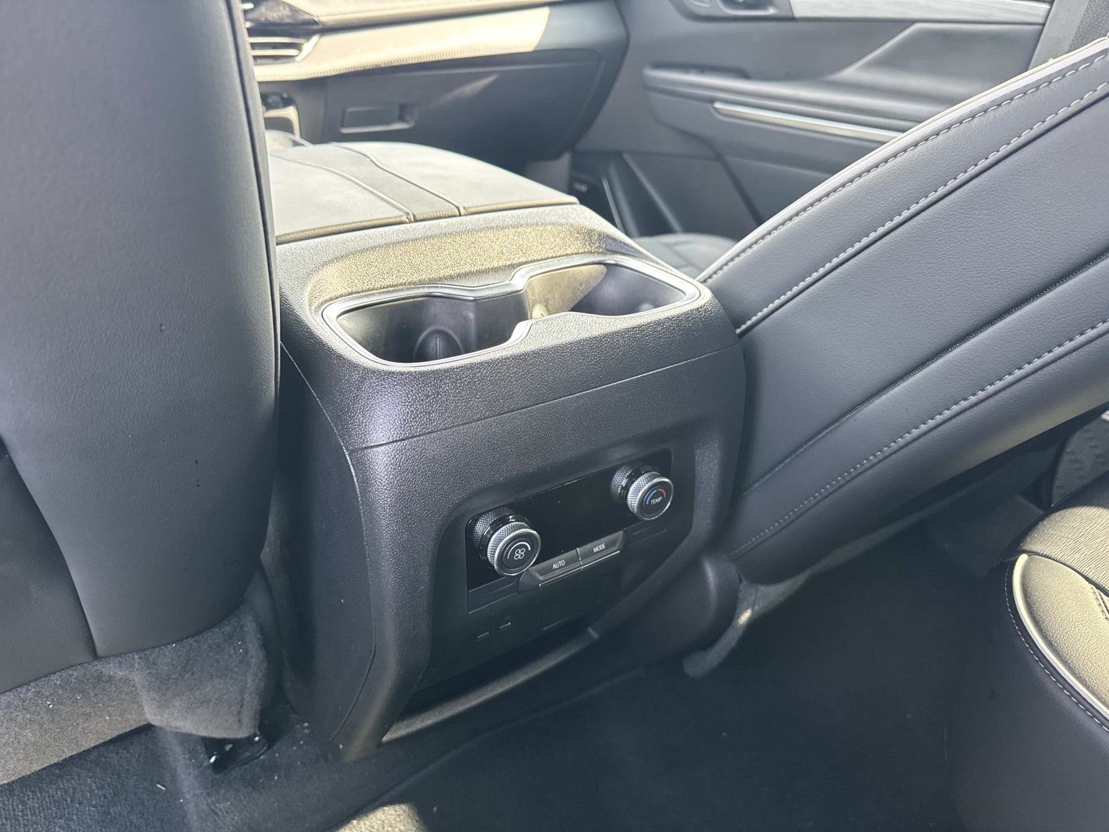 Used 2025 Buick Enclave Preferred FWD image 17