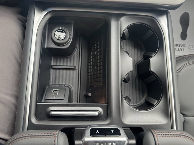 New 2025 Ford Expedition Active image 28