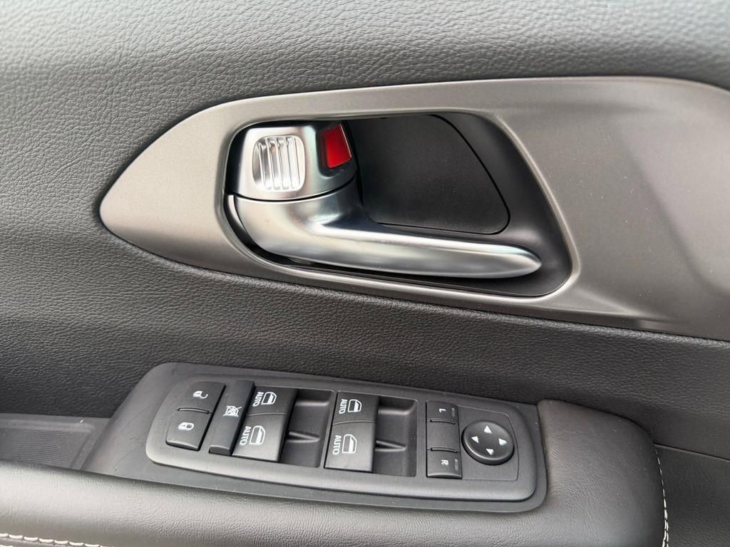 New 2026 Chrysler Voyager LX image 25