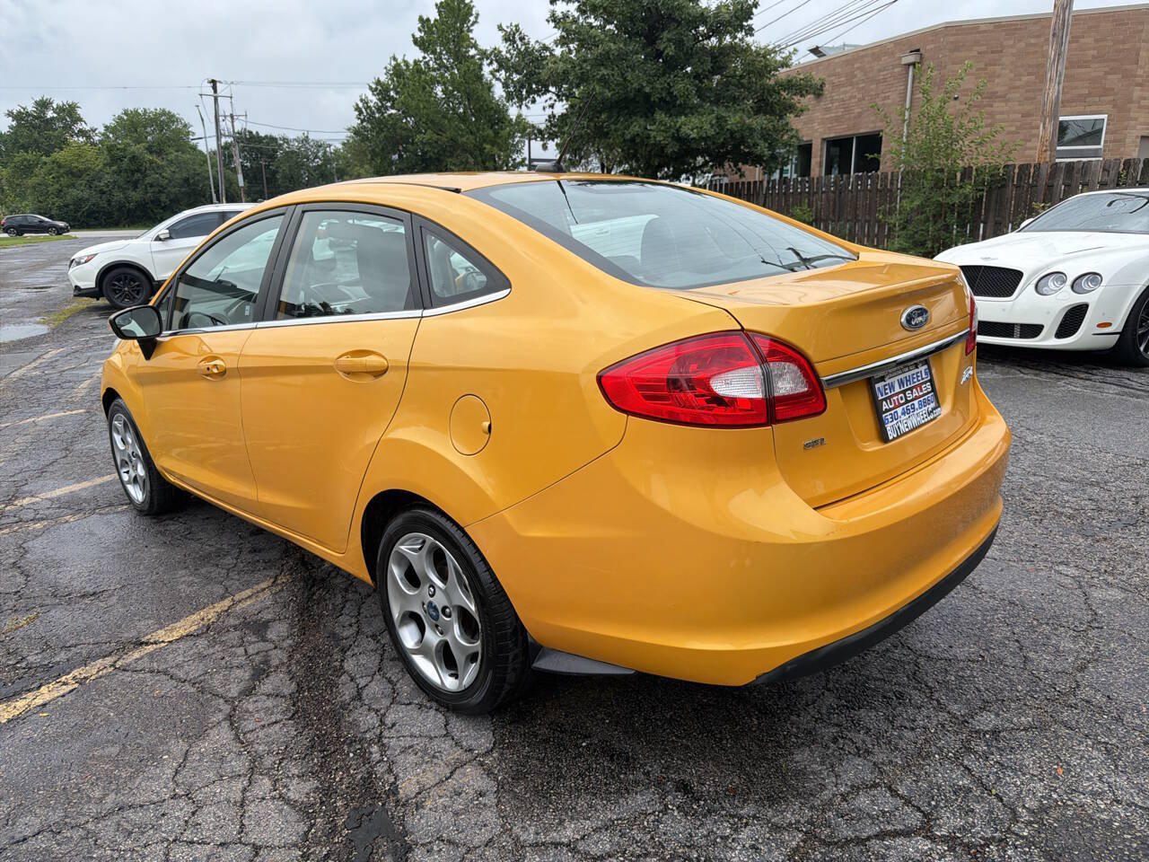 Used 2011 Ford Fiesta SEL w/ 301A Rapid Spec Order Code FWD image 4