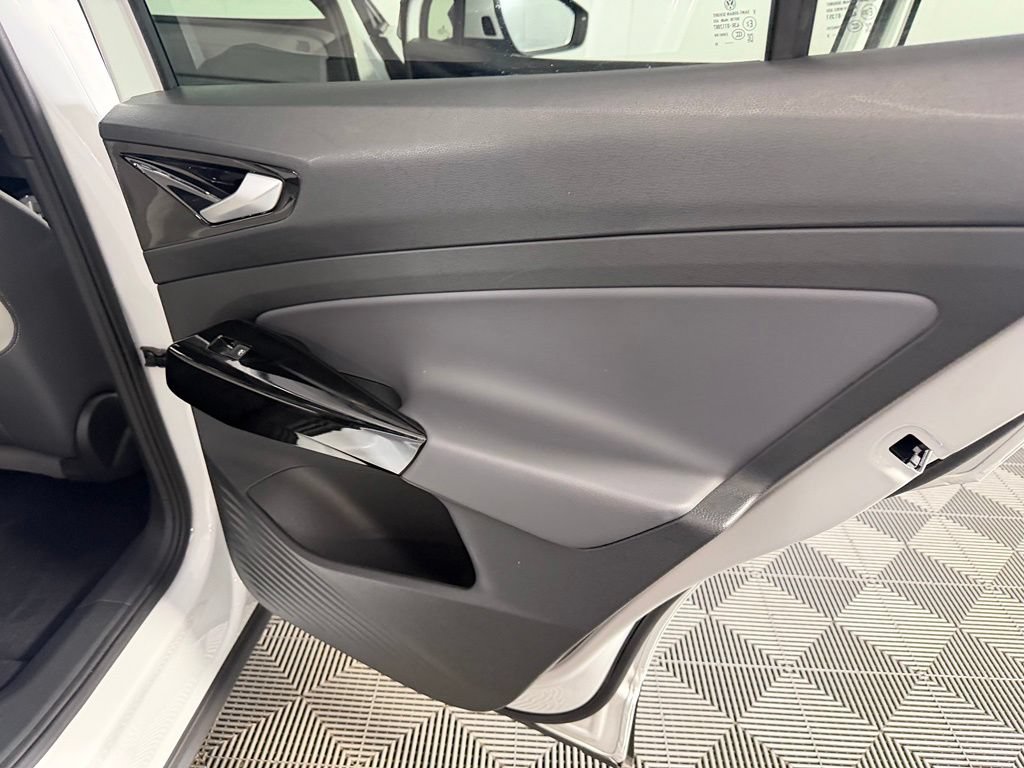 Used 2022 Volkswagen ID.4 Pro S RWD image 31