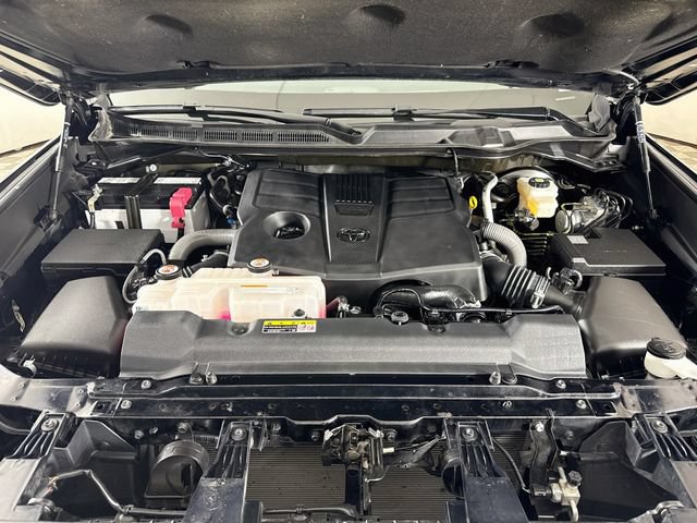 Used 2024 Toyota Tundra Limited AWD/4WD image 29