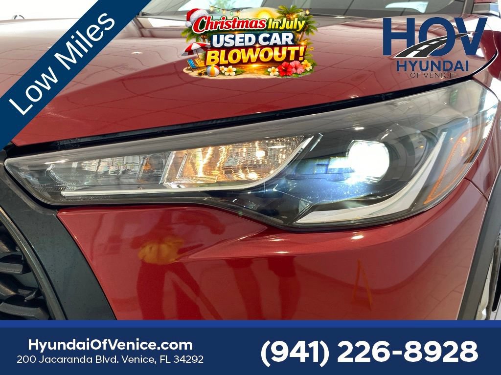 Used 2024 Toyota Corolla Cross LE w/ Moonroof Package FWD image 8