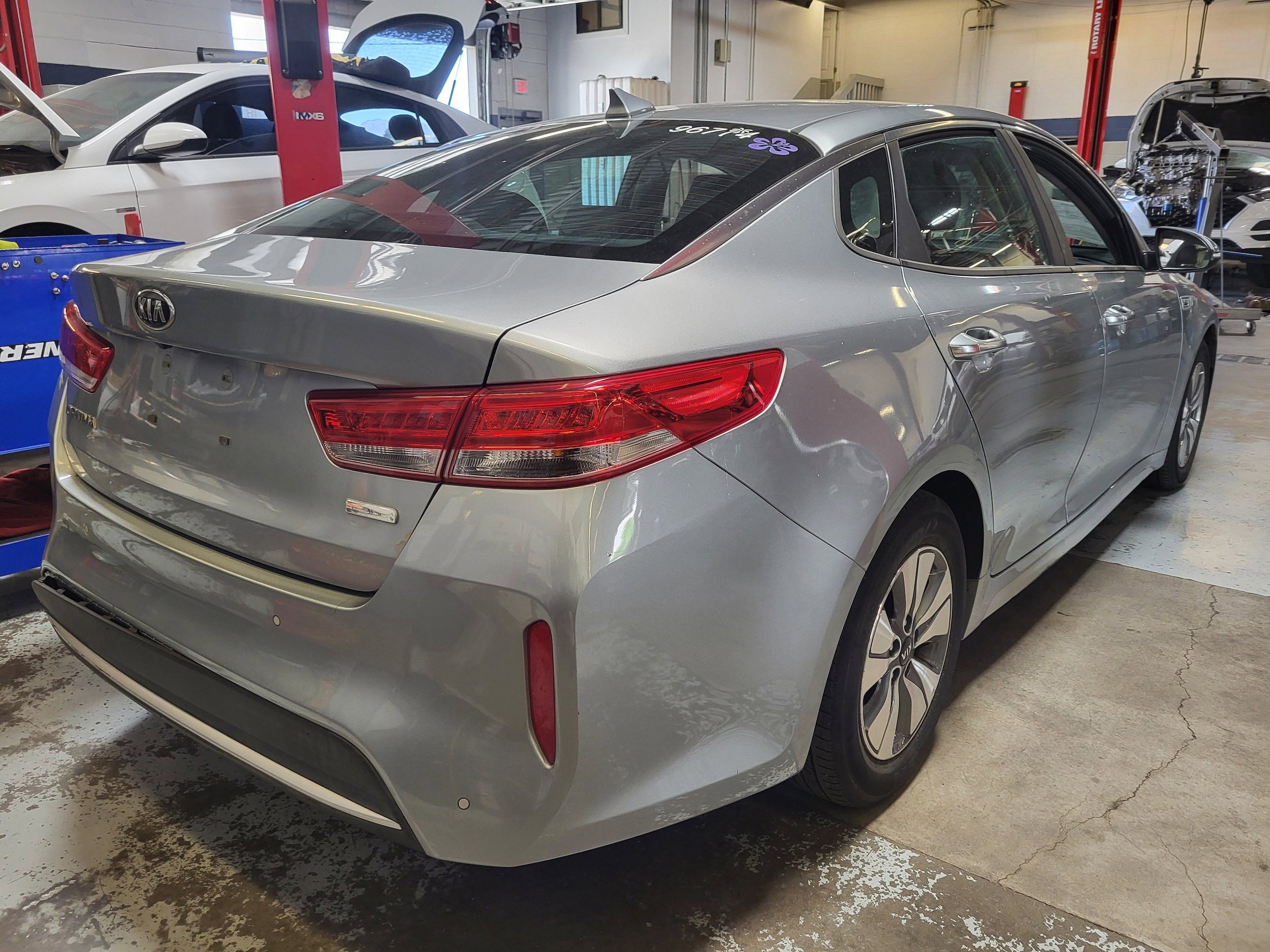Used 2017 Kia Optima Premium w/ Hybrid Convenience Package FWD image 18
