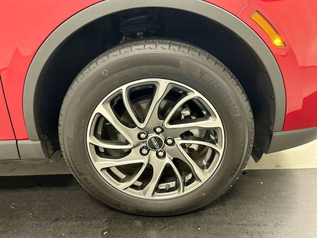 Used 2022 Lincoln Corsair Standard w/ Equipment Group 101A image 8