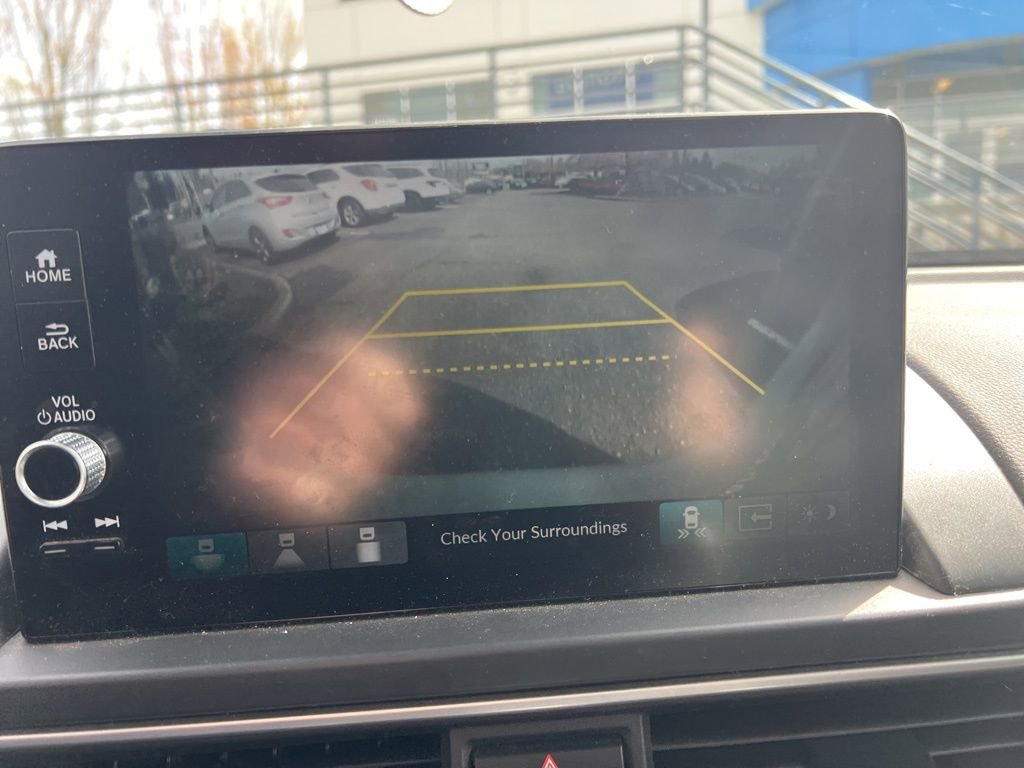 Used 2024 Honda Pilot Touring image 7