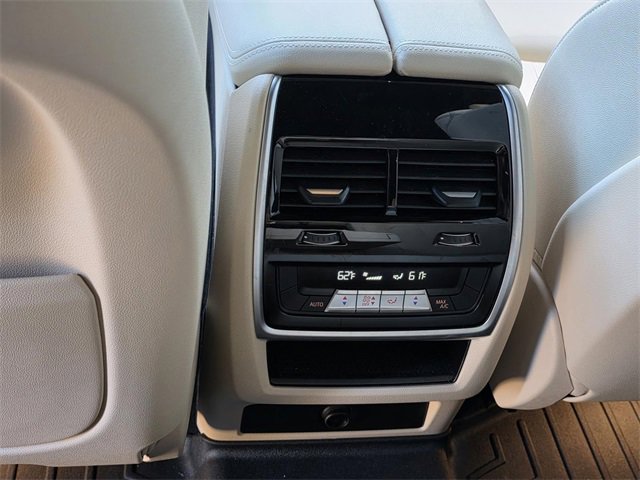 Used 2022 BMW X5 sDrive40i w/ Premium Package image 11