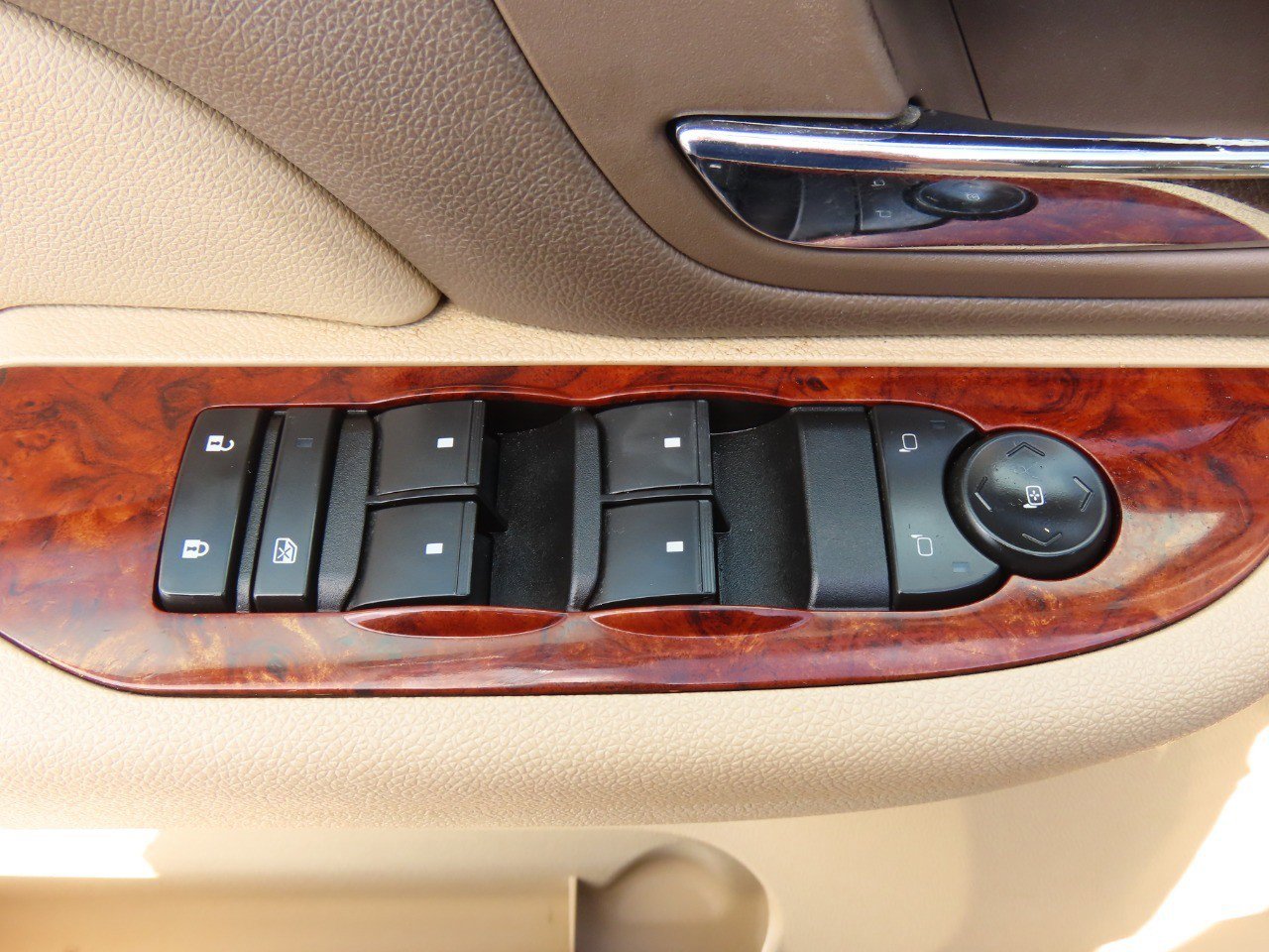 Used 2009 Chevrolet Tahoe LT image 25