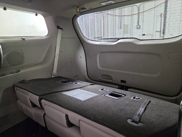 Used 2020 Kia Sedona EX FWD image 17