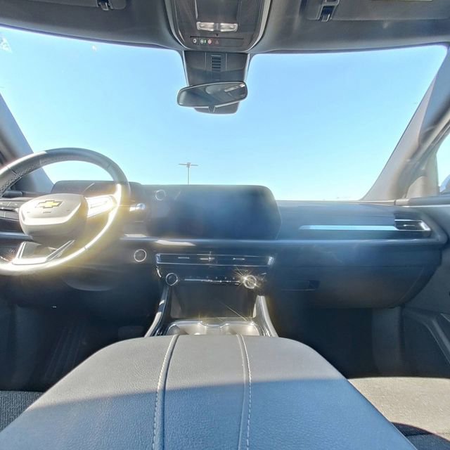 Used 2024 Chevrolet Traverse LT image 28