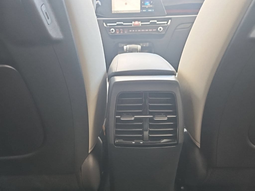Used 2025 Kia Niro EX Touring FWD image 18