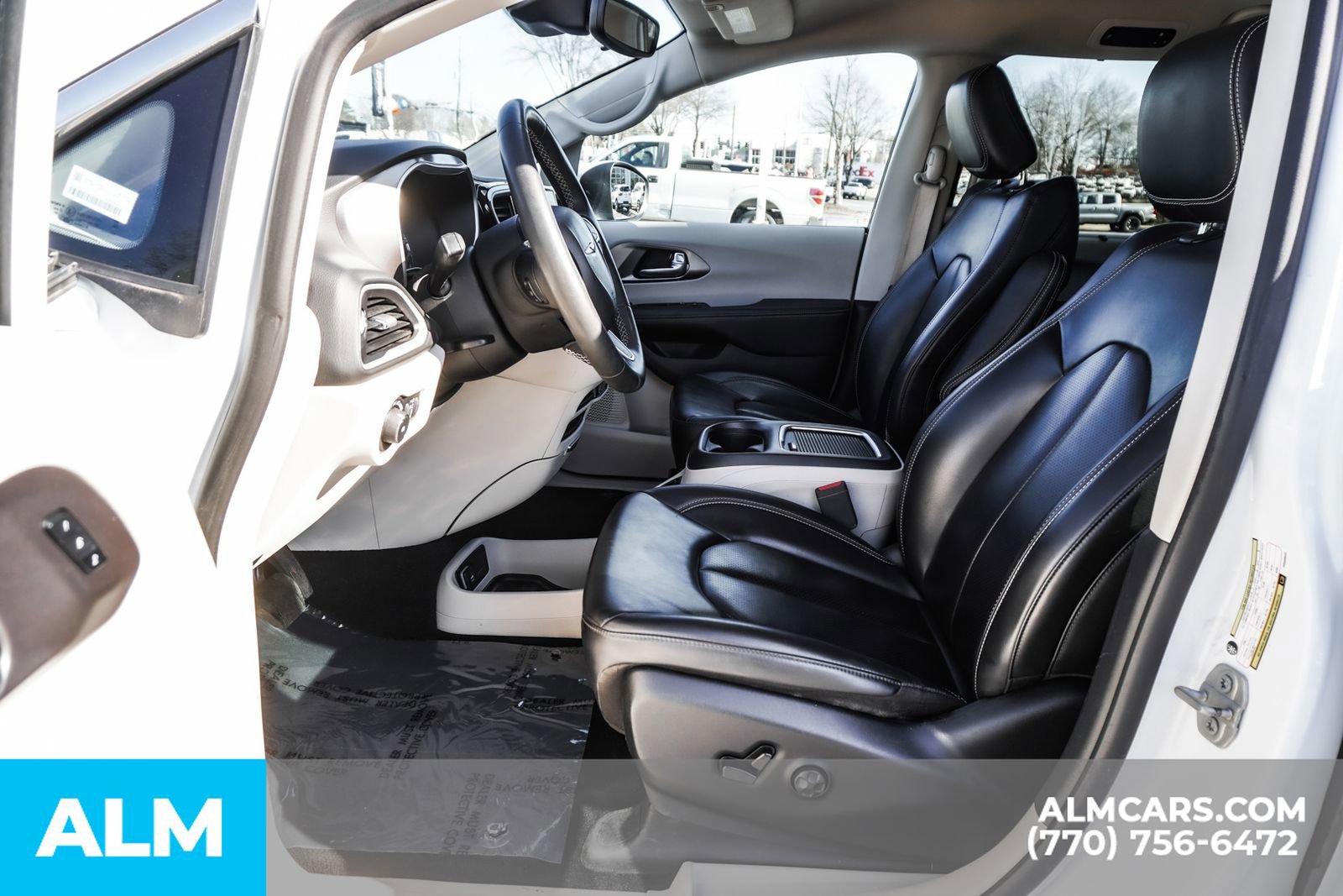 Used 2023 Chrysler Pacifica Touring-L image 20