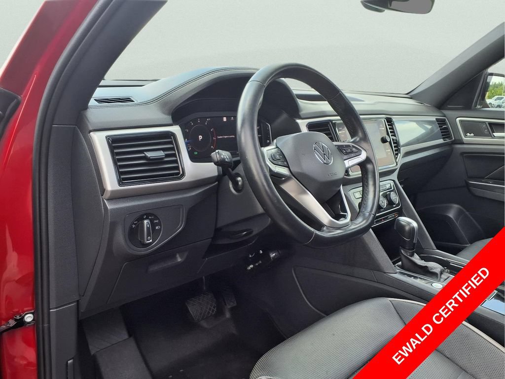 Used 2020 Volkswagen Atlas Cross Sport SEL Premium AWD/4WD image 25