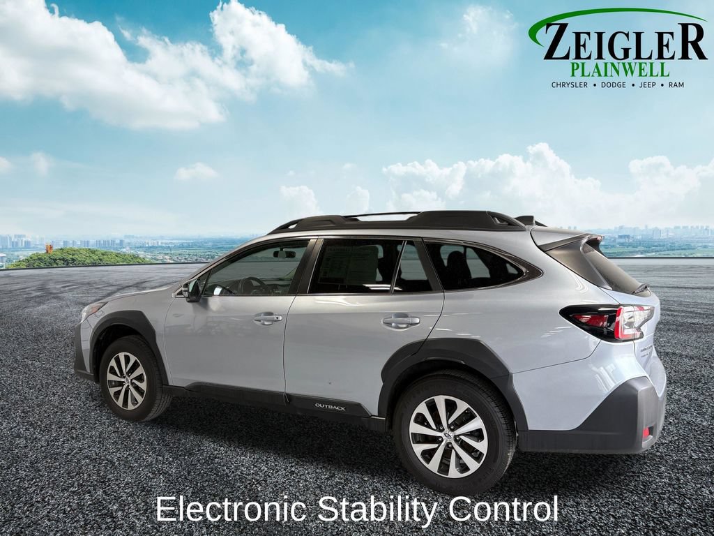 Used 2023 Subaru Outback Premium AWD/4WD image 4