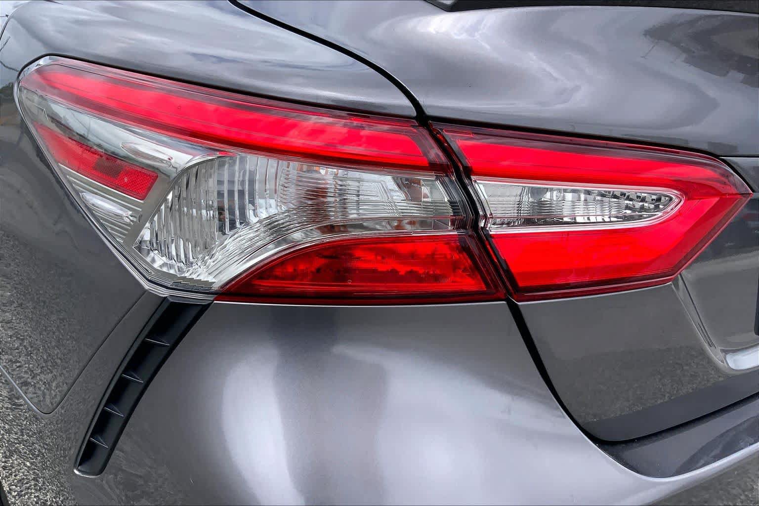 Used 2019 Toyota Camry SE FWD image 27