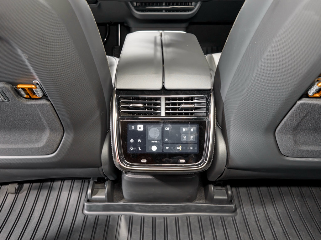 Used 2025 Rivian R1S Adventure AWD/4WD image 20