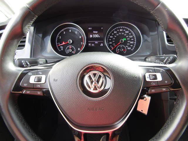 Used 2018 Volkswagen Golf S image 15