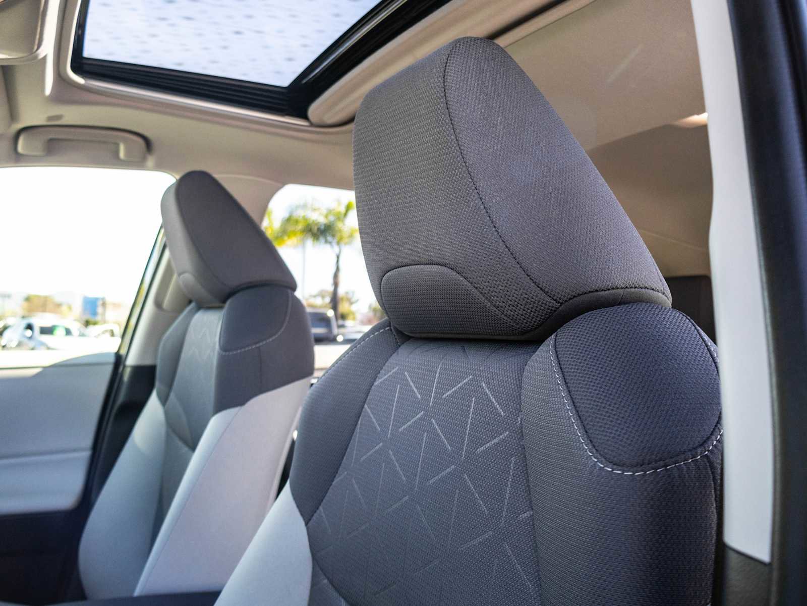 Used 2025 Toyota RAV4 XLE w/ Convenience Package image 14