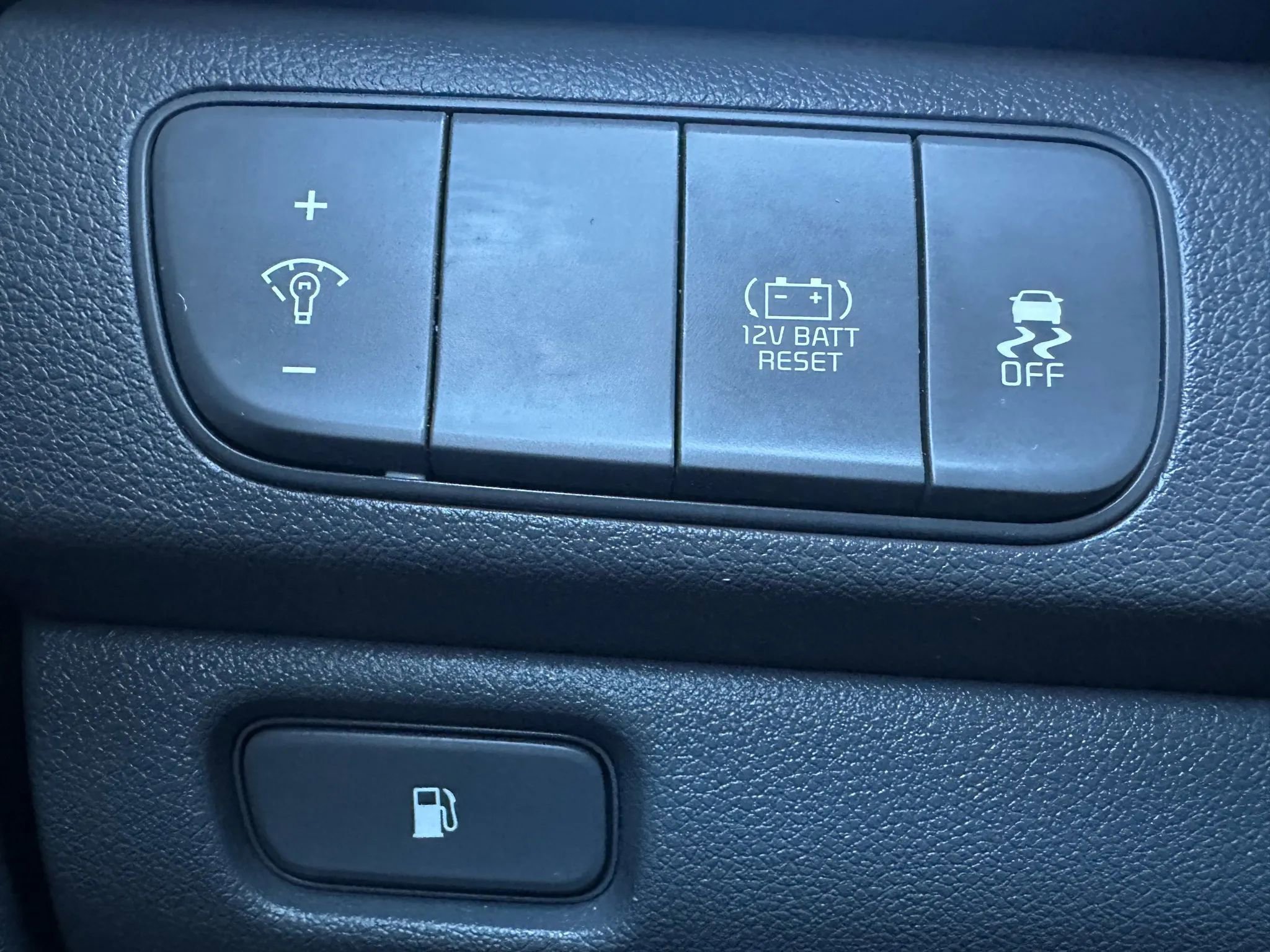 Used 2018 Kia Niro LX image 23