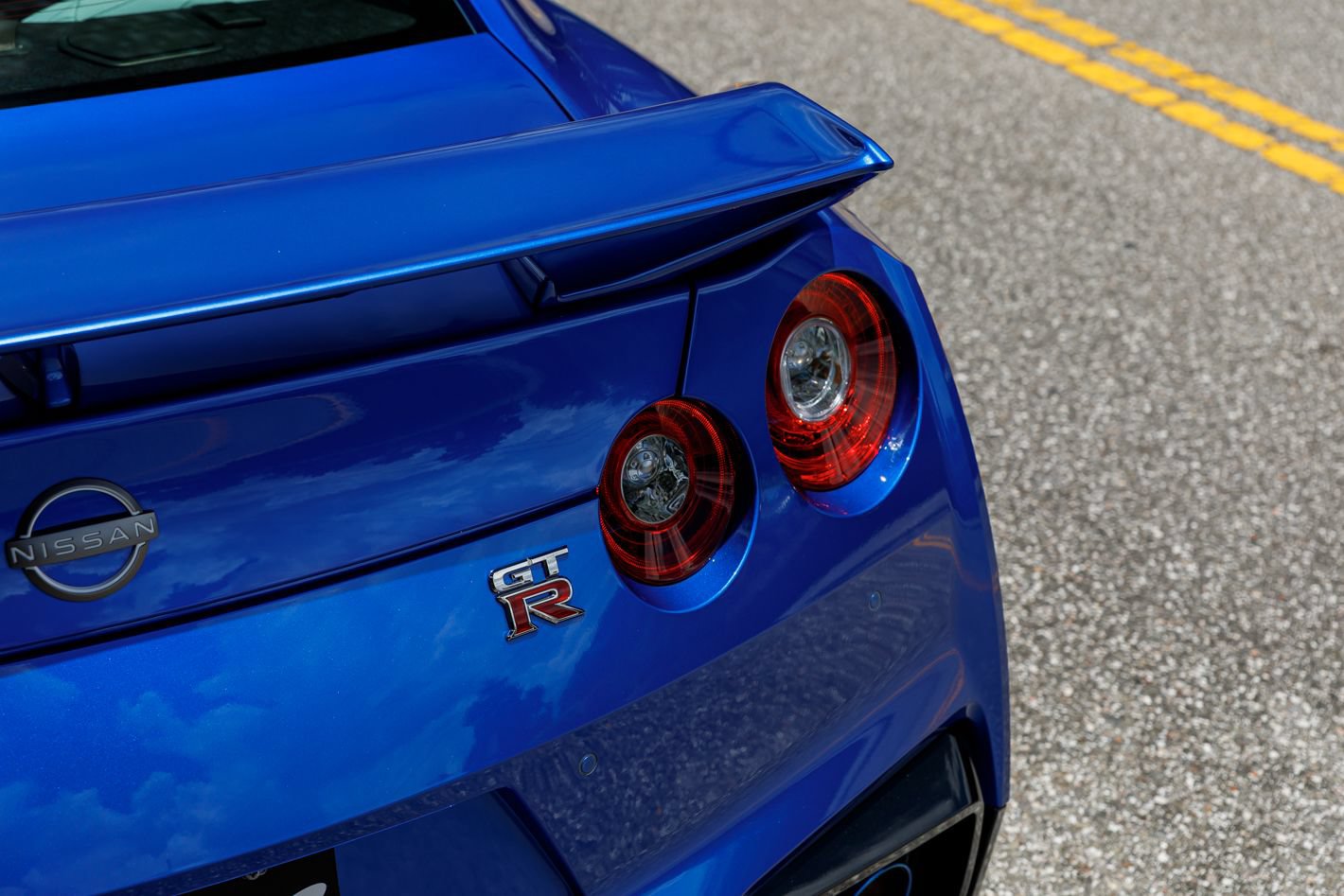 Used 2024 Nissan GT-R AWD/4WD image 13