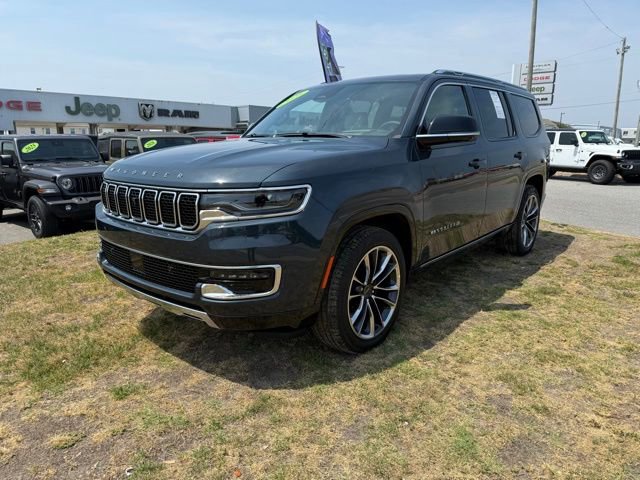 Used 2025 Jeep Wagoneer Series III w/ Premium Group I AWD/4WD image 3