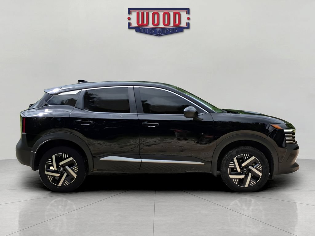 Used 2025 Nissan Kicks SV FWD image 2