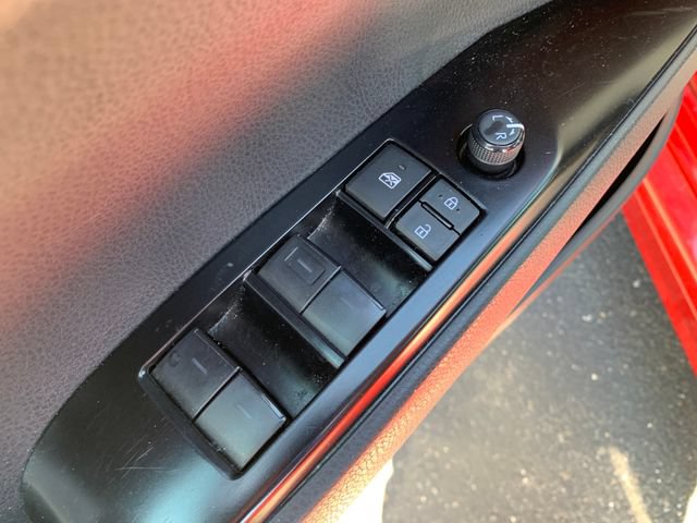 Used 2025 Toyota Camry SE FWD image 13