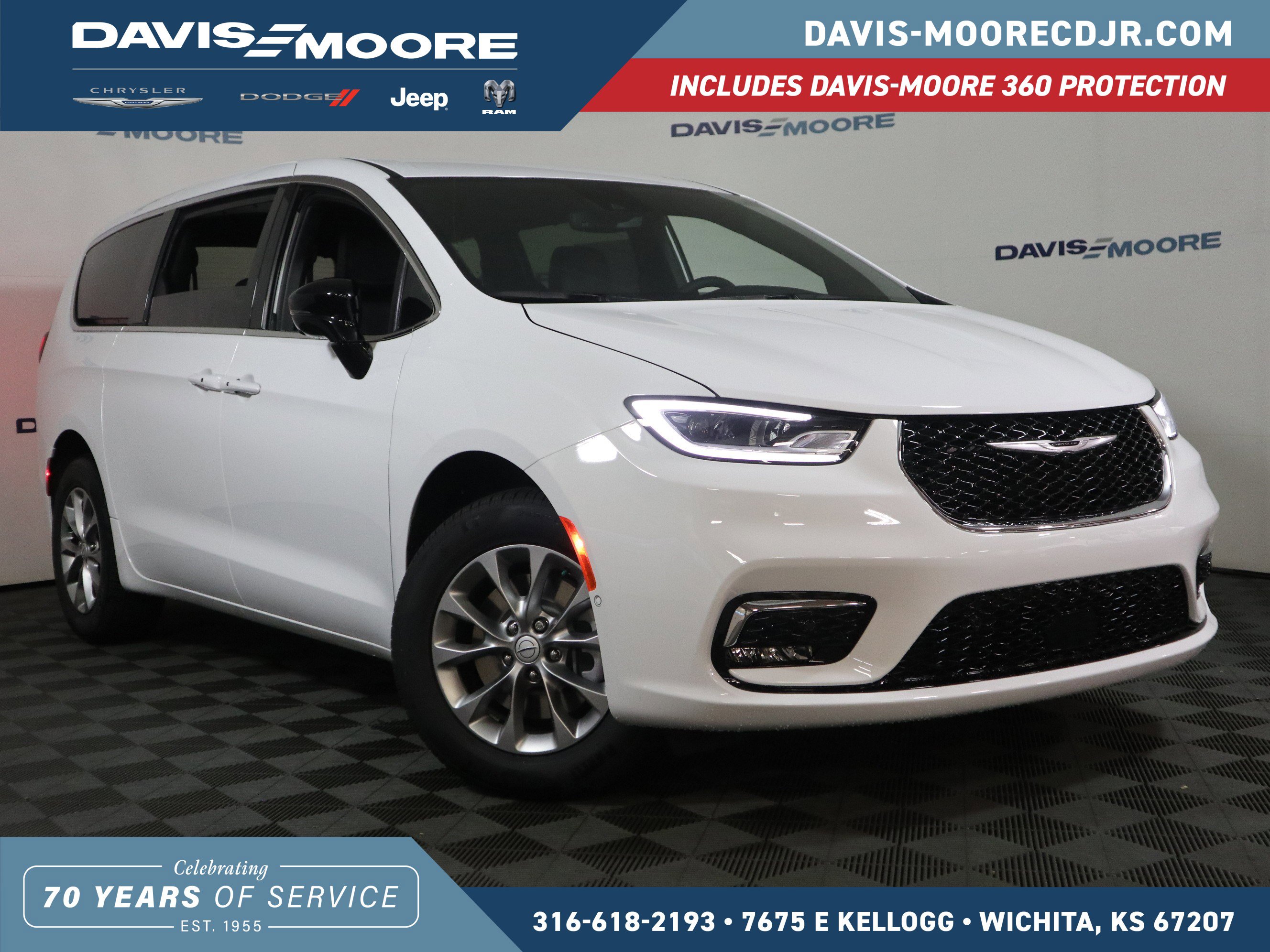 New 2026 Chrysler Pacifica Select