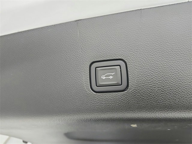 Used 2023 Chevrolet Traverse Premier image 48