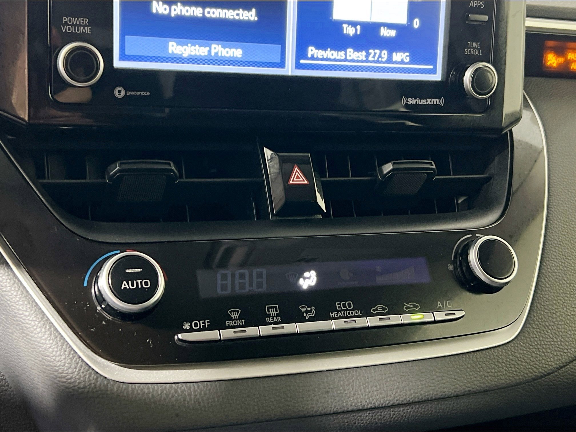 Used 2022 Toyota Corolla LE image 26