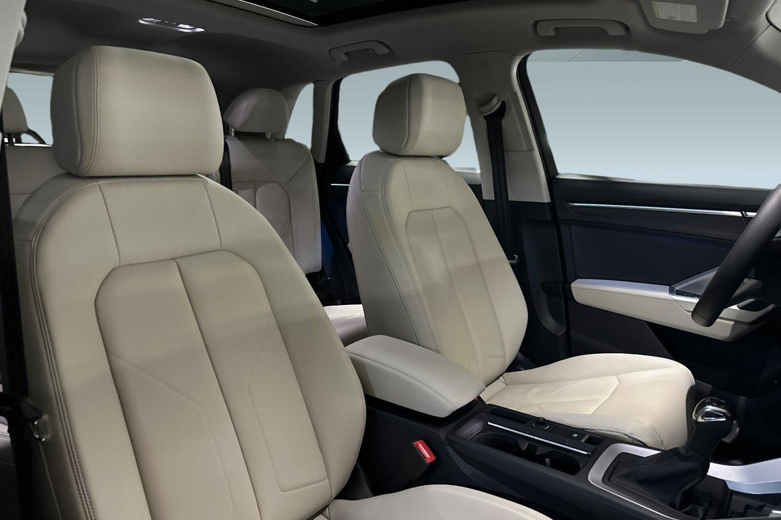 Used 2025 Audi Q3 2.0T Premium Plus w/ Premium Plus Package image 31