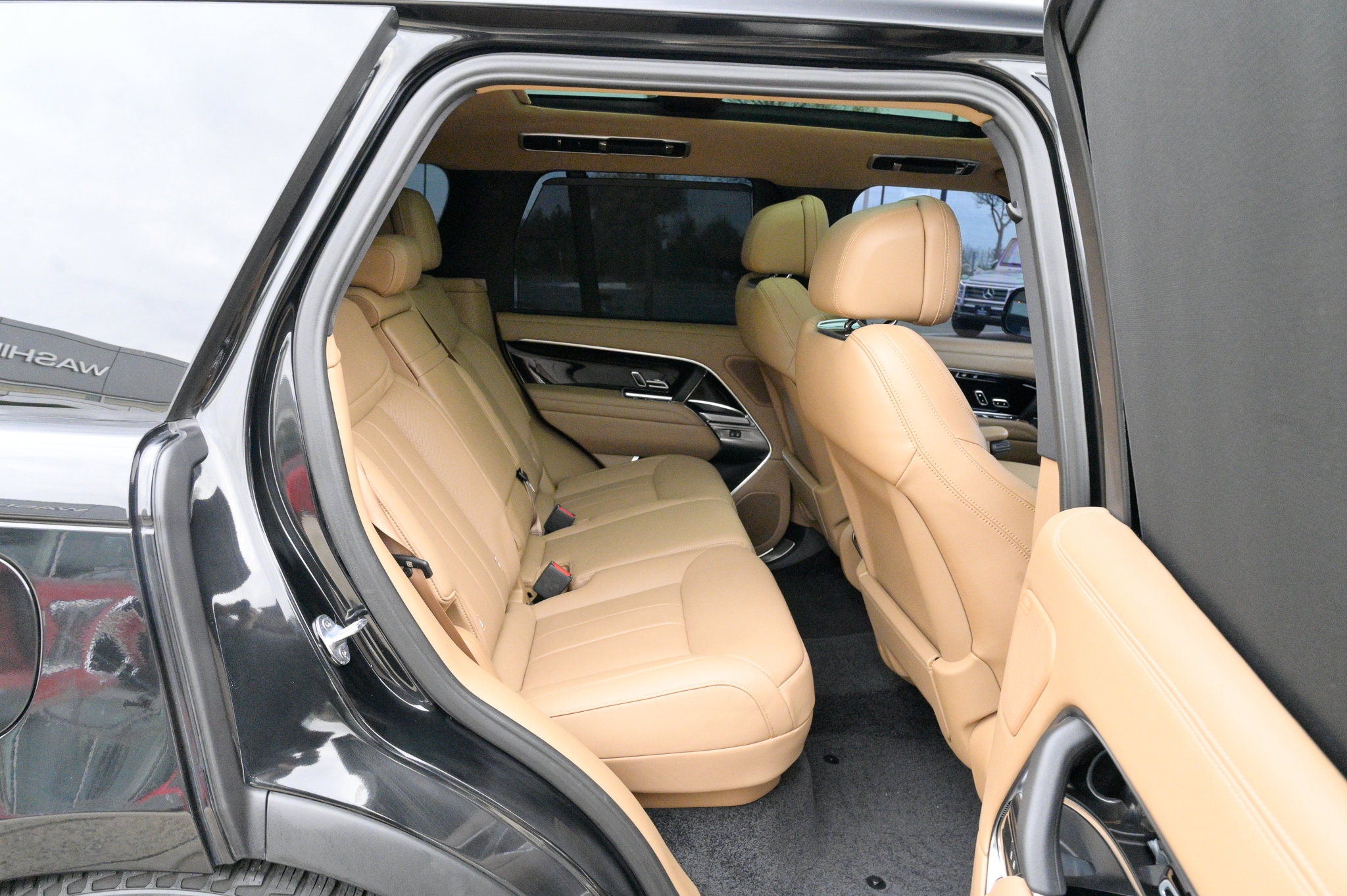 Used 2023 Land Rover Range Rover SE image 54