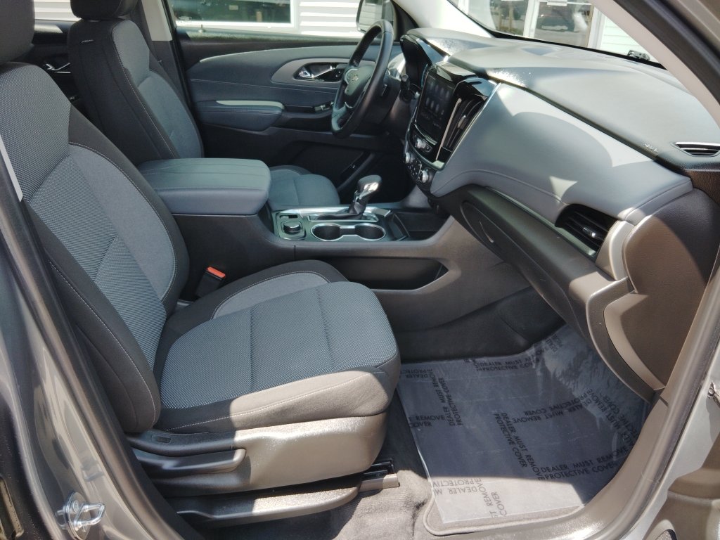 Used 2021 Chevrolet Traverse LT w/ LPO, Cargo Package AWD/4WD image 35
